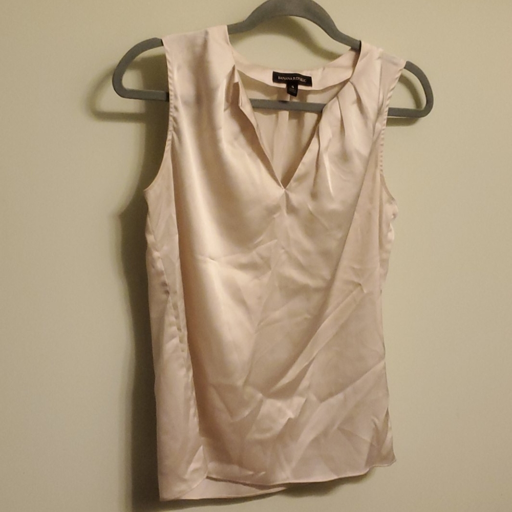 Banana Sleeveless Slit Blouse